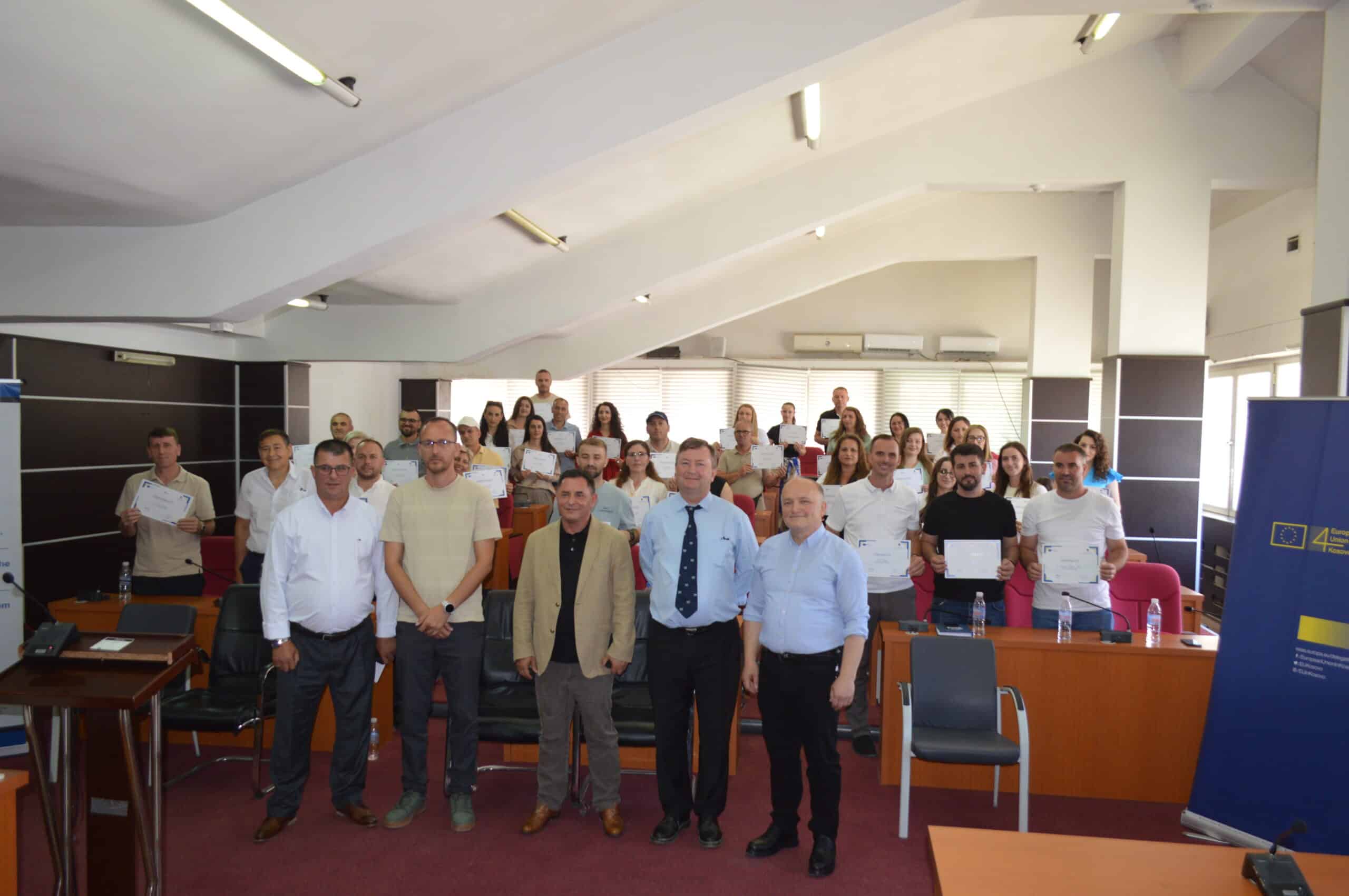 Sot u certifikuan mësimdhënës dhe udhëheqës të shkollave të mesme të ulëta të komunës së Malishevës